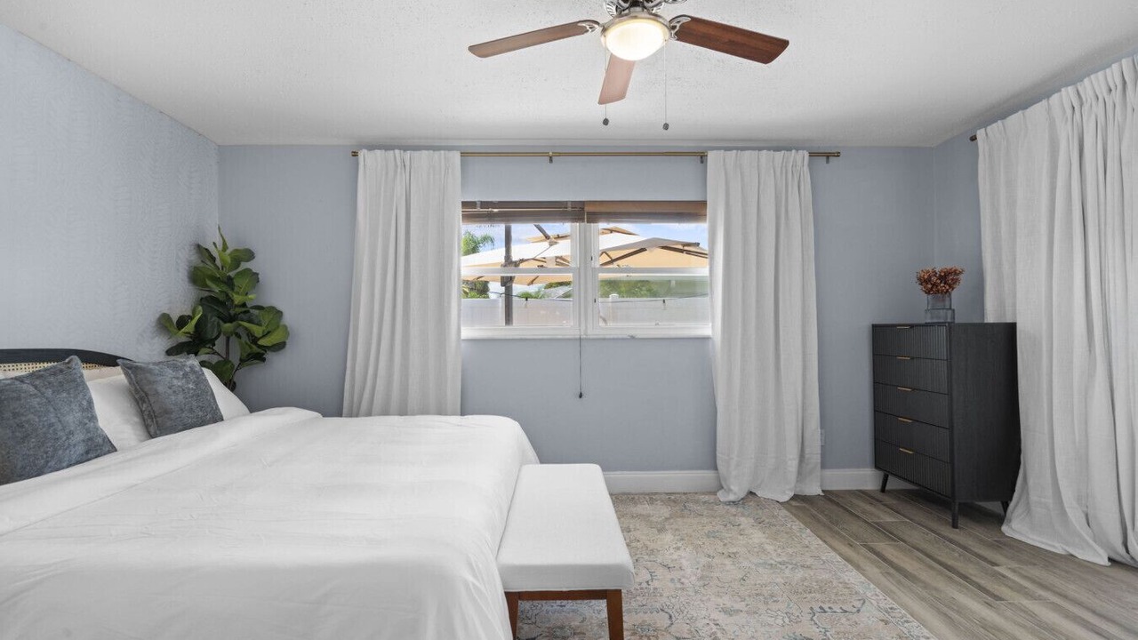 Photo of Bedroom in Bay Crest Park