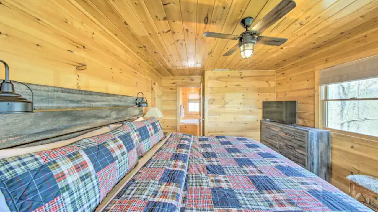 Photo of Bedroom in Mineral Bluff