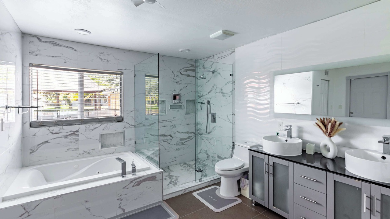 Photo of Bathroom in Miami Gardens