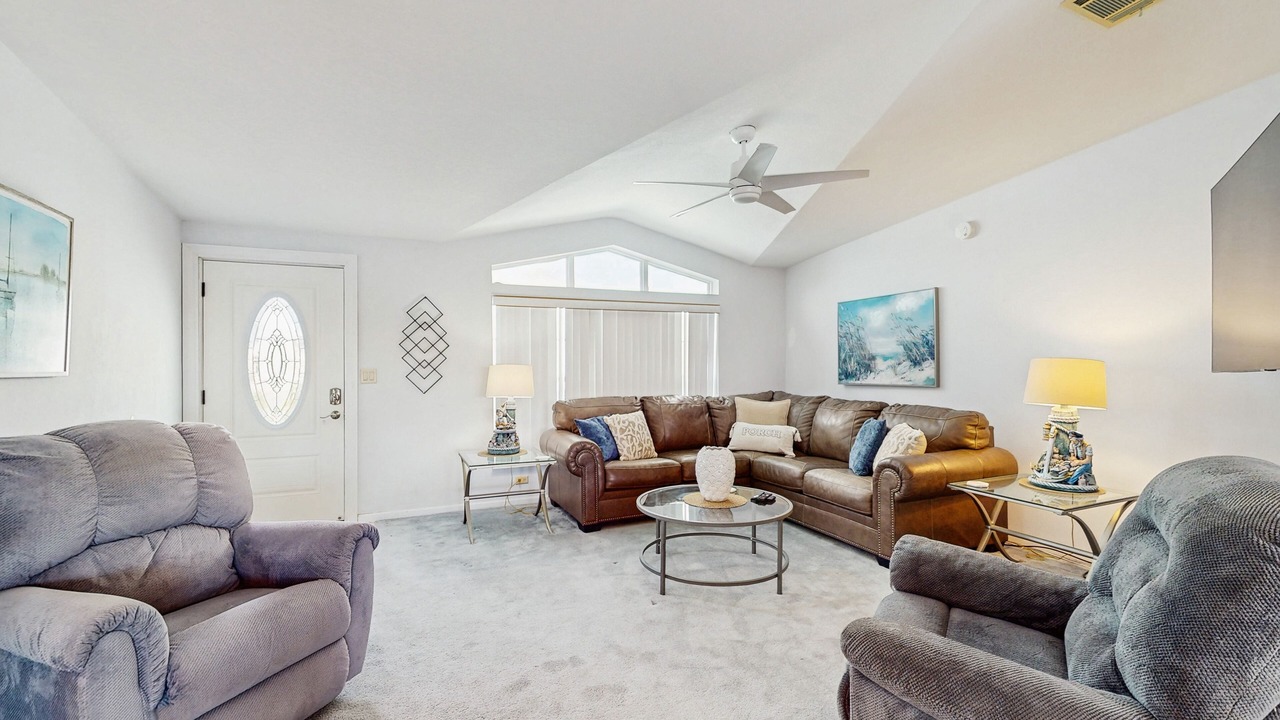 Photo of Livingroom in Charlotte Park