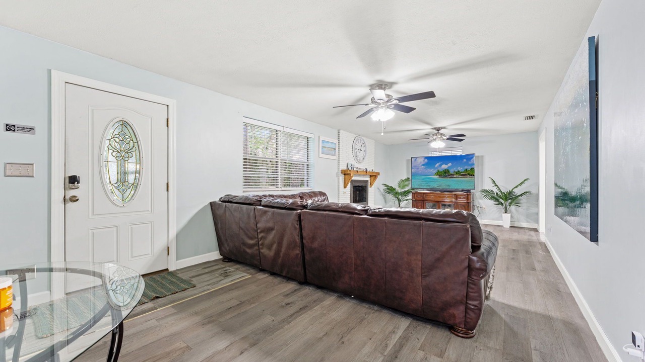 Photo of Livingroom in Northside