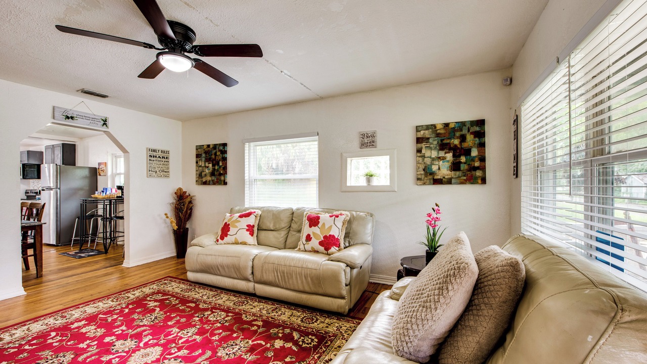 Photo of Livingroom in Griffin Heights