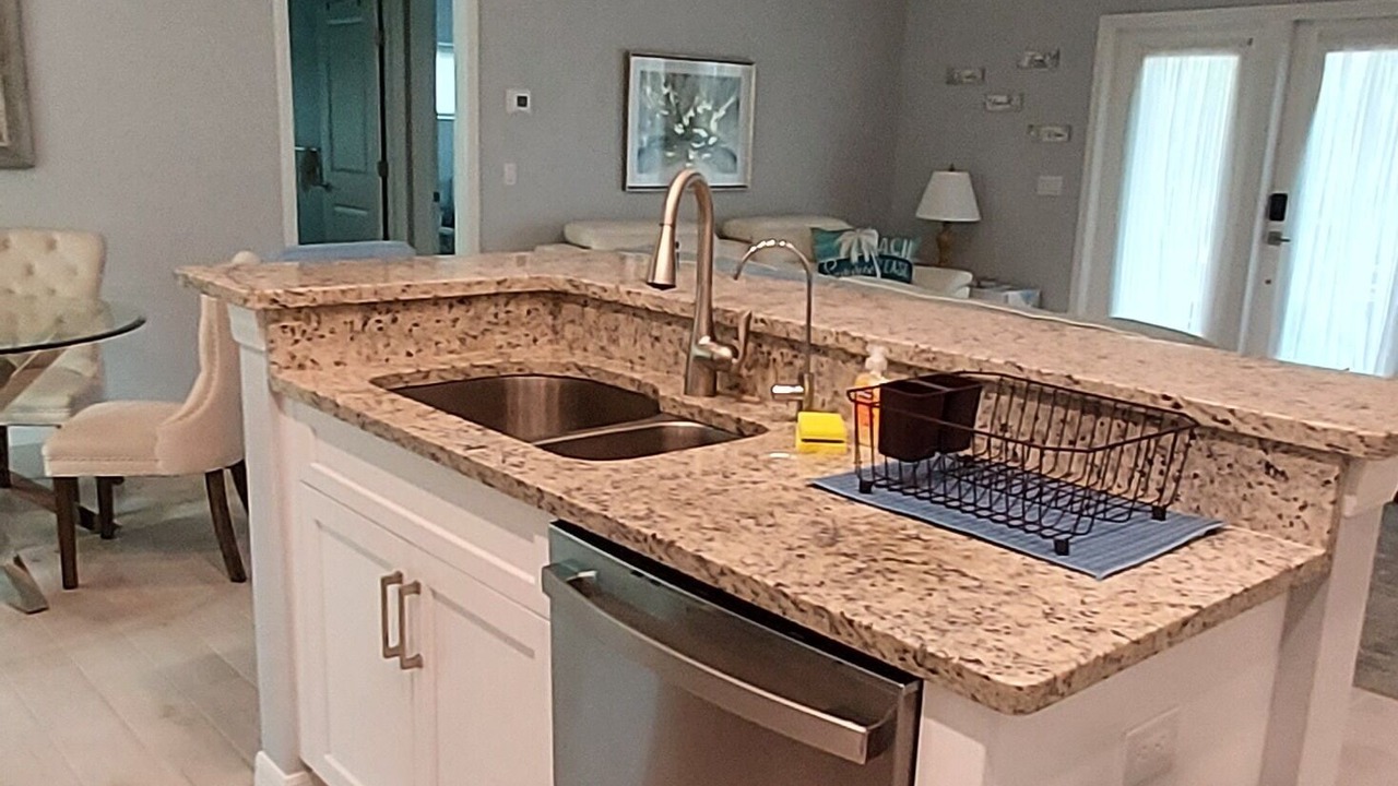Photo of Kitchen in Mid Island
