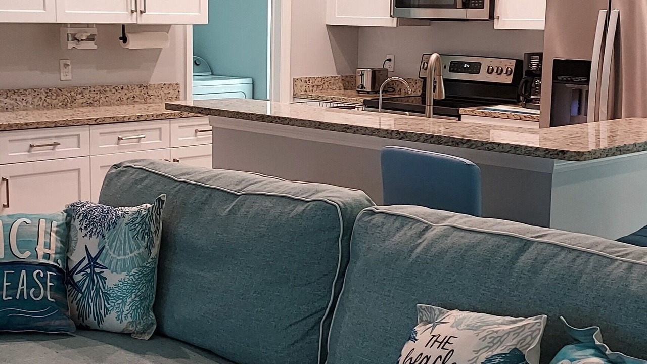 Photo of Livingroom in Mid Island