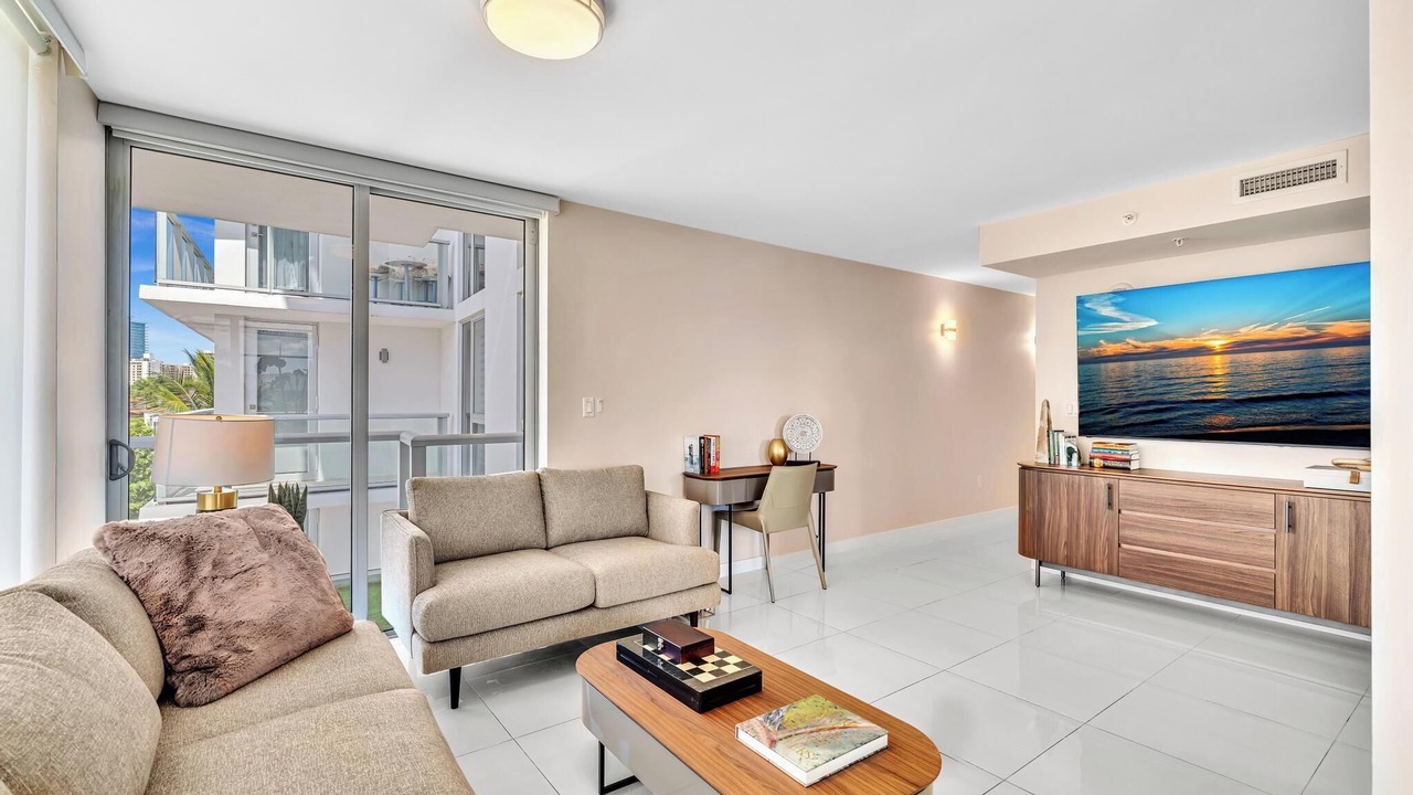 Photo of Livingroom in Bay Harbor Islands