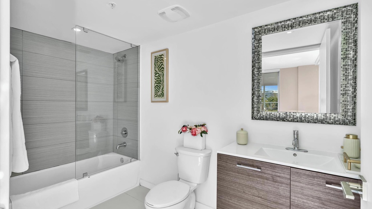 Photo of Bathroom in Bay Harbor Islands