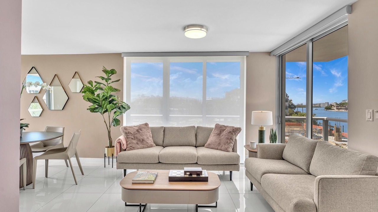 Photo of Livingroom in Bay Harbor Islands