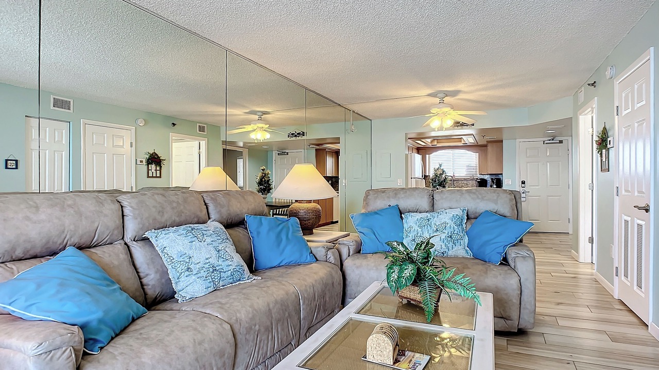Photo of Livingroom in New Smyrna Beach