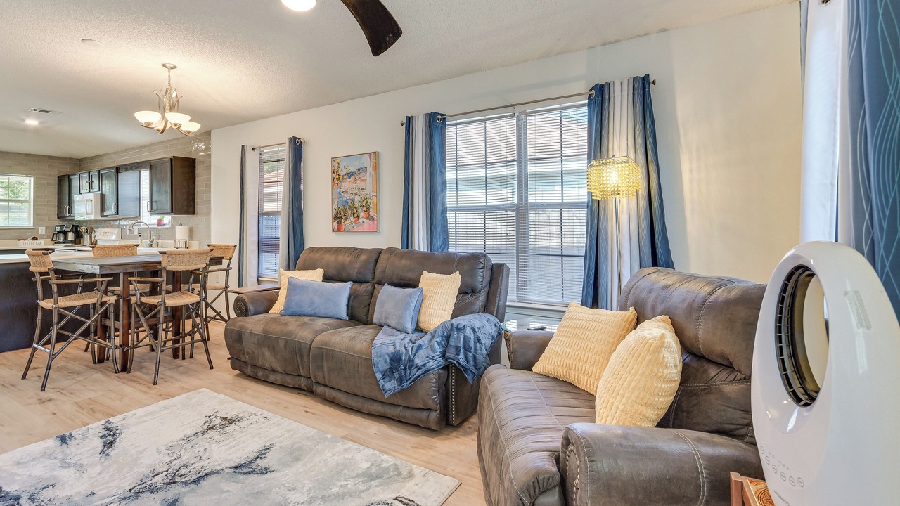 Photo of Livingroom in Gulf Breeze