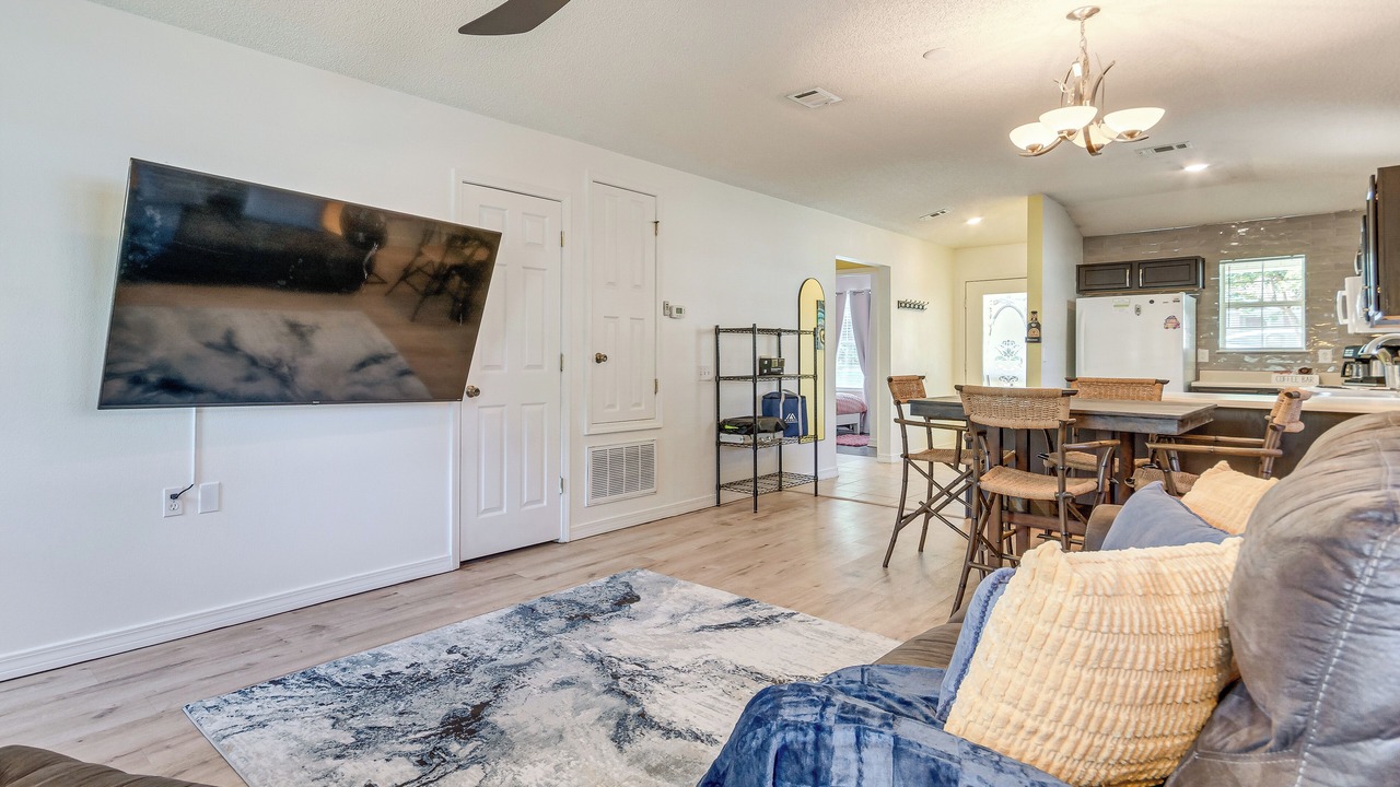 Photo of Livingroom in Gulf Breeze