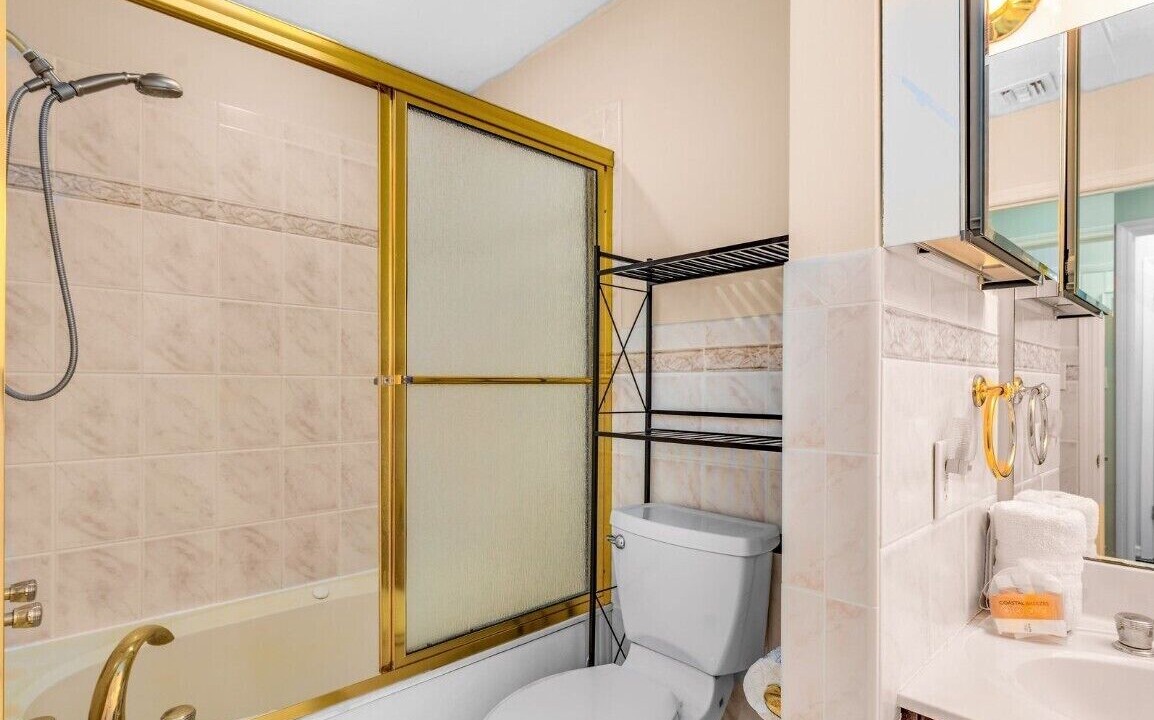 Photo of Bathroom in East End