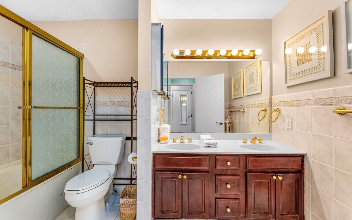 Photo of Bathroom in East End
