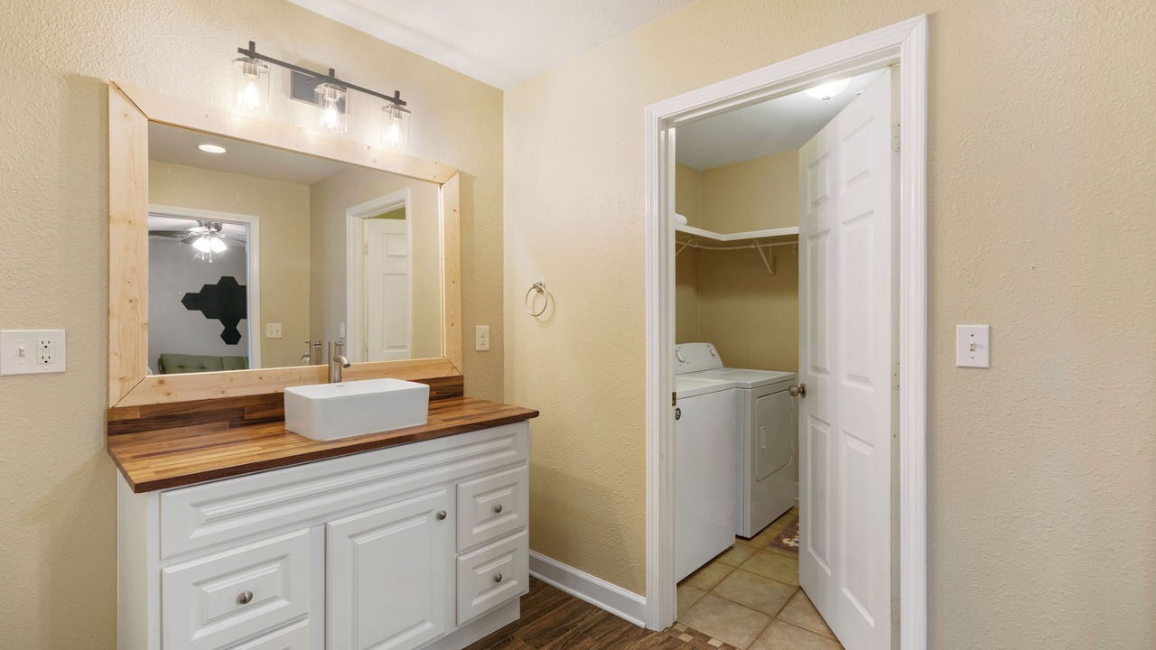Photo of Bathroom in Pine Forest