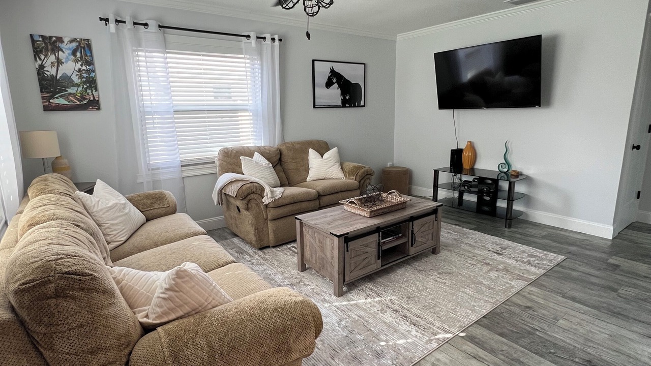 Photo of Livingroom in Plantation Estates