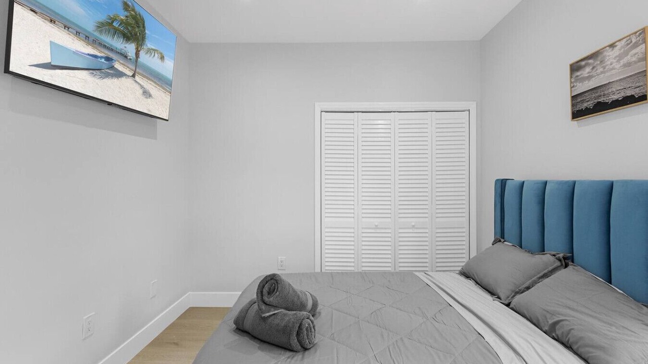 Photo of Bedroom in Ludlam