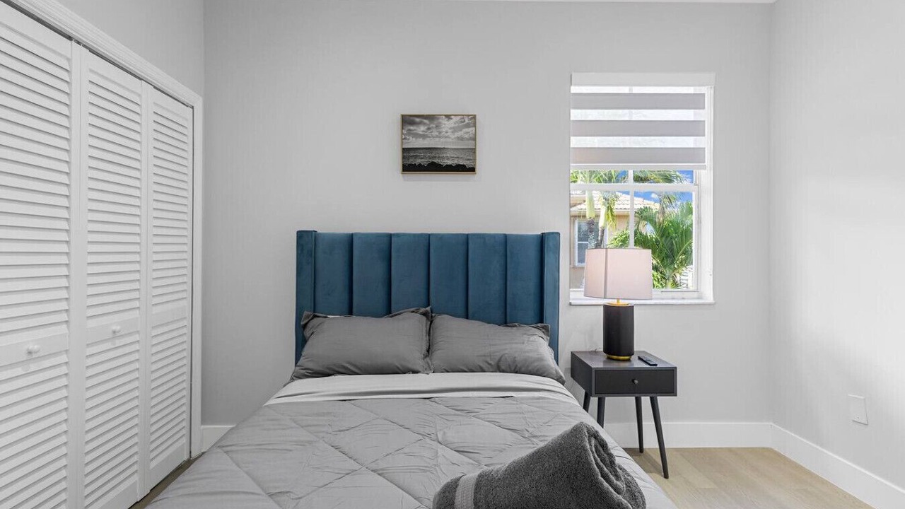 Photo of Bedroom in Ludlam
