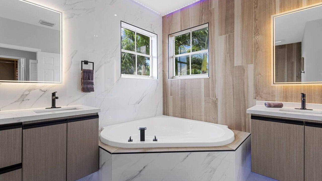 Photo of Bathroom in Ludlam