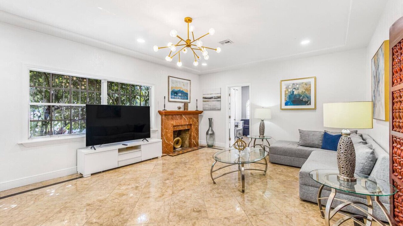 Photo of Livingroom in The Roads