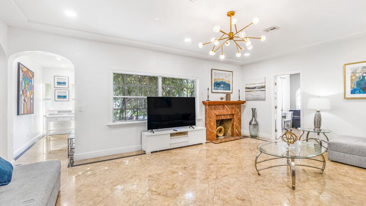 Photo of Livingroom in The Roads