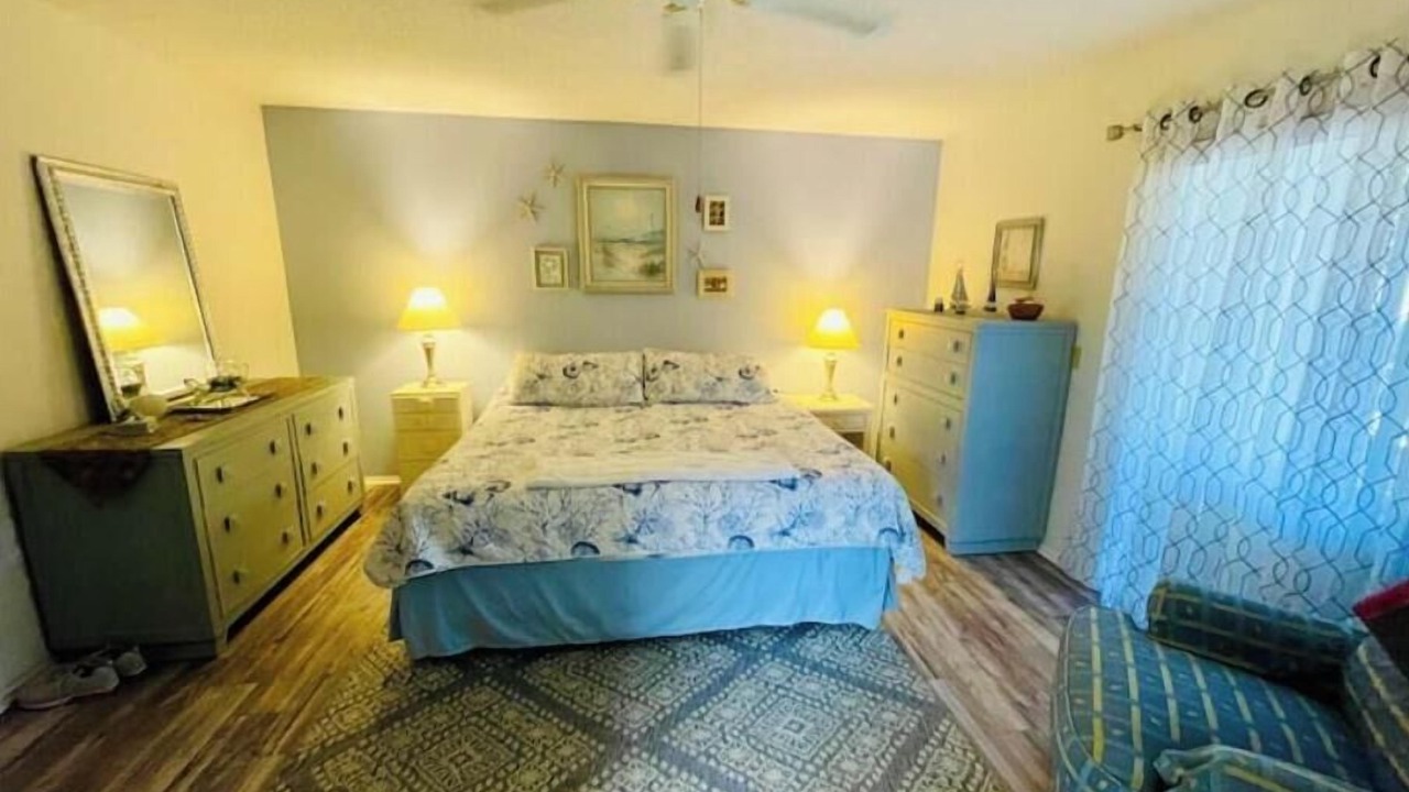Photo of Bedroom in North Weeki Wachee