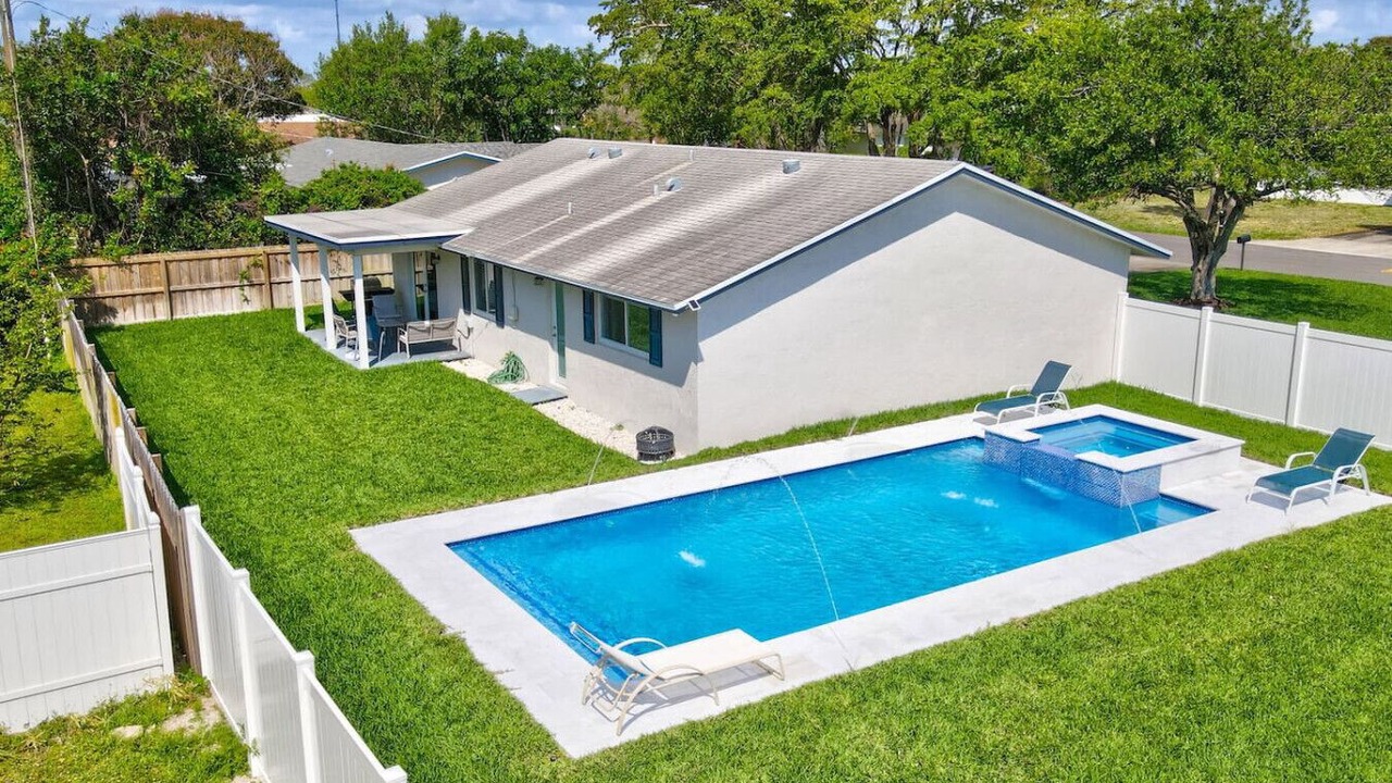 Photo of Outdoor in Tropic Palms