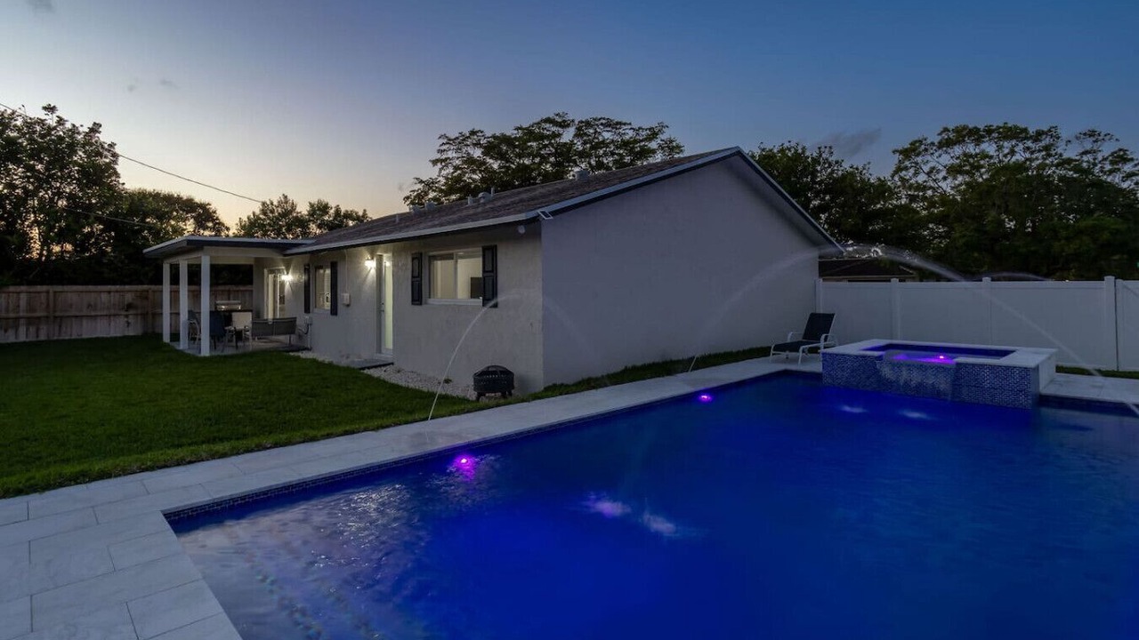 Photo of Outdoor in Tropic Palms