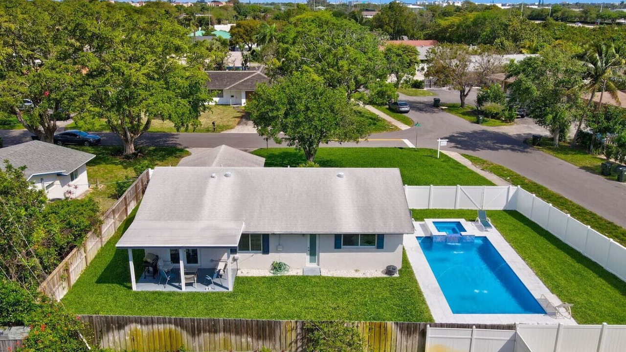 Photo of Outdoor in Tropic Palms