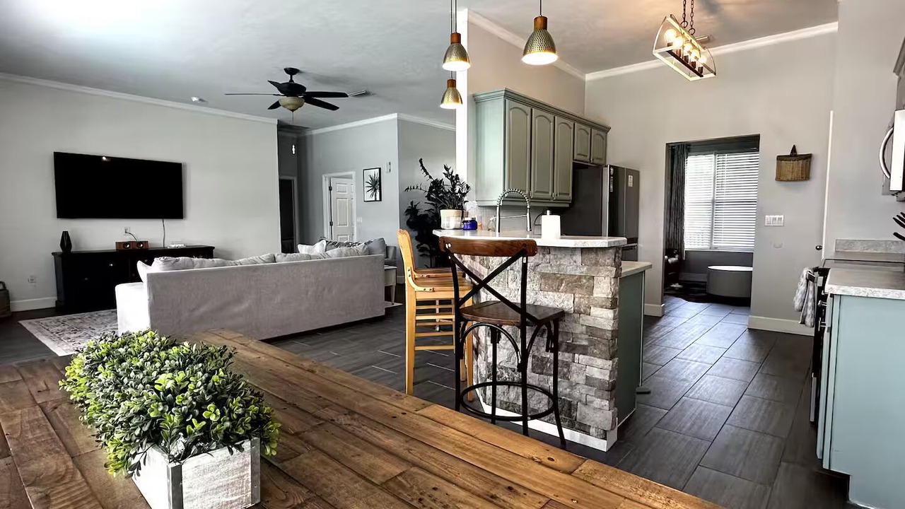 Photo of Livingroom in High Springs