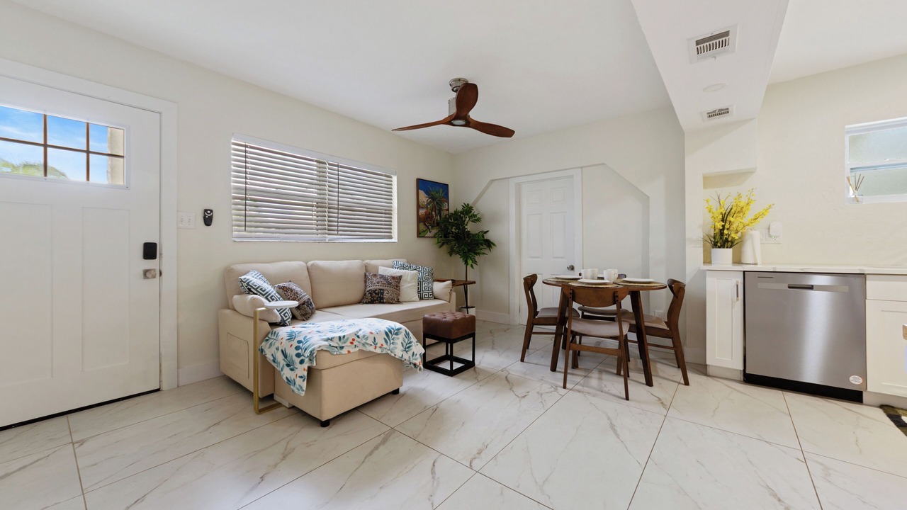 Photo of Livingroom in Riviera Bay