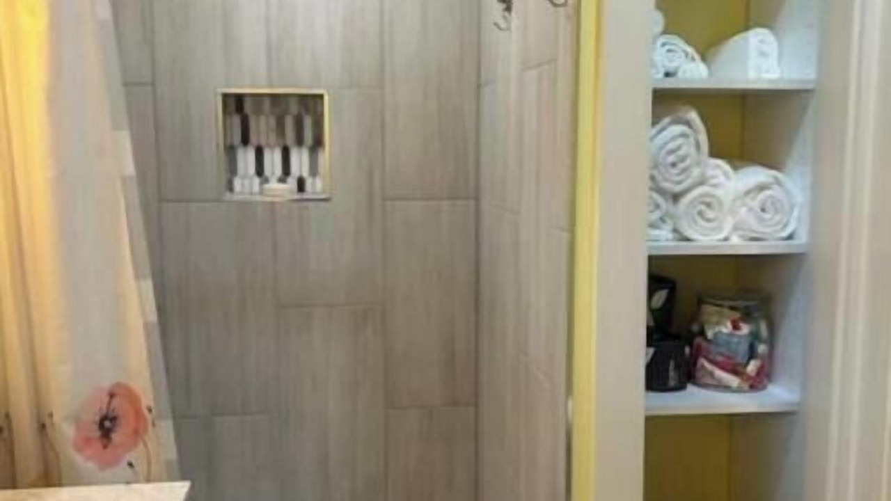 Photo of Bathroom in Avondale
