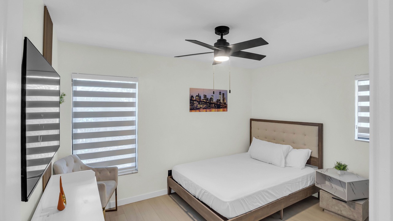 Photo of Bedroom in Lauderhill