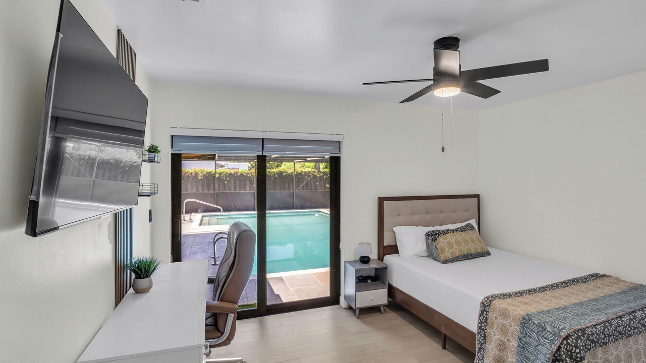 Photo of Bedroom in Lauderhill