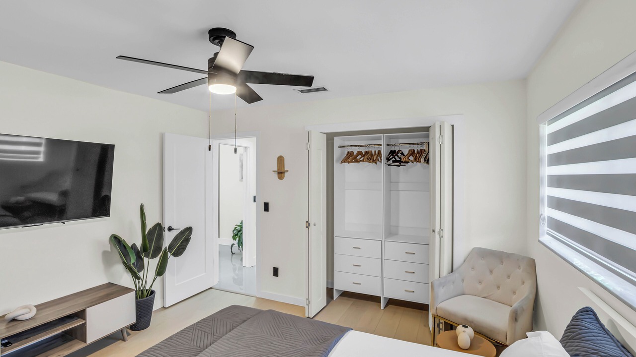 Photo of Bedroom in Lauderhill