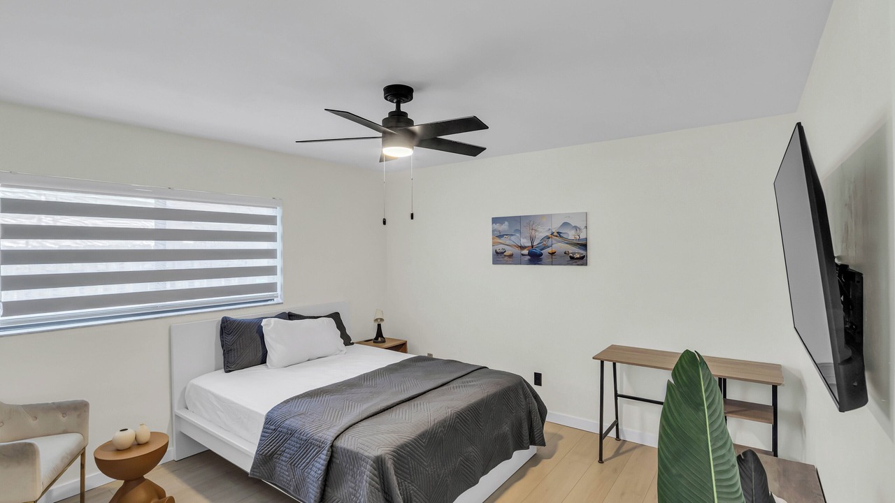 Photo of Bedroom in Lauderhill