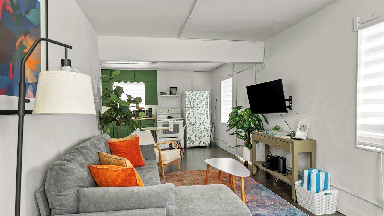 Photo of Livingroom in Kenwood