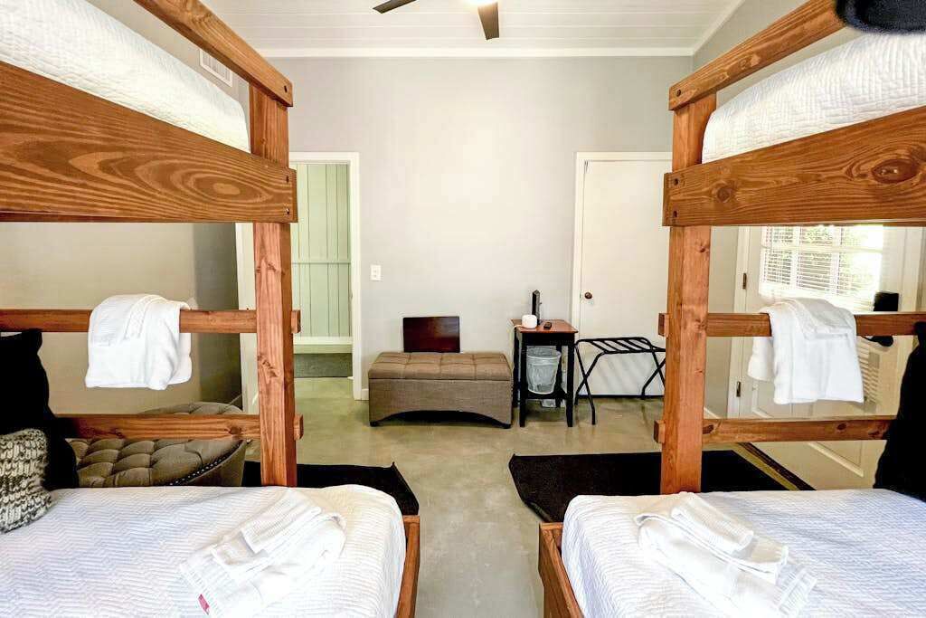 Photo of Bedroom in Lakemont