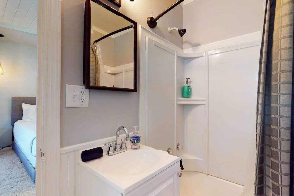 Photo of Bathroom in Lakemont