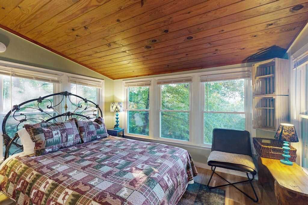 Photo of Bedroom in Ellijay