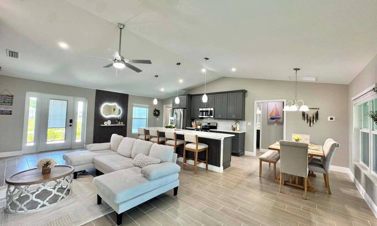 Photo of Livingroom in Diplomat