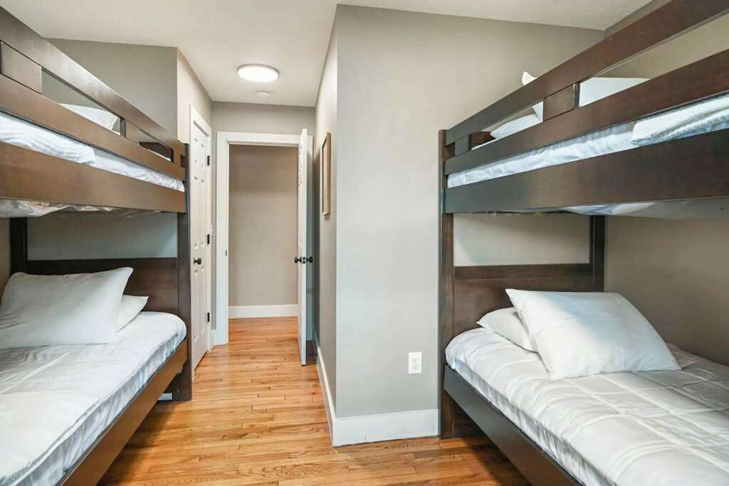Photo of Bedroom in Lake Junaluska