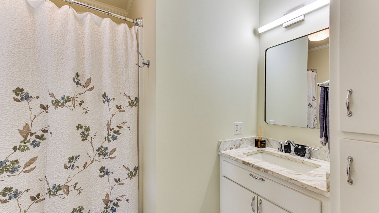 Photo of Bathroom in Bowling Green