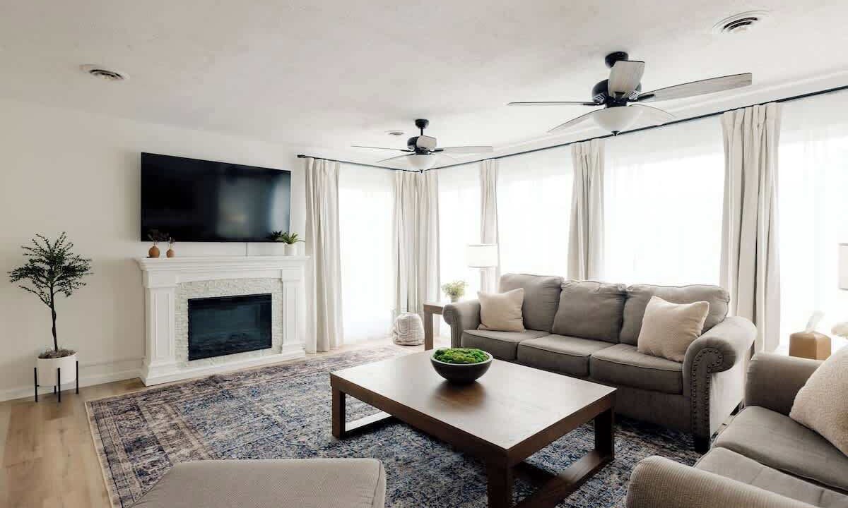 Photo of Livingroom in Colonial Heights