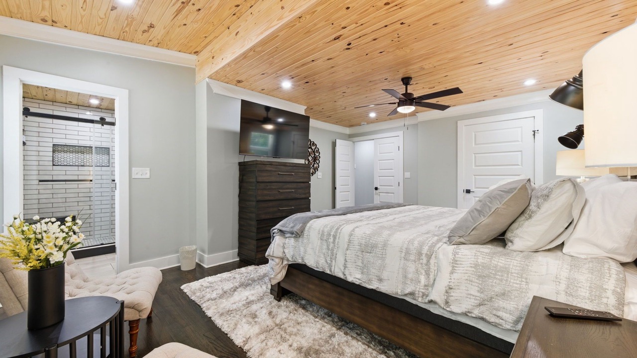 Photo of Bedroom in Dunwoody