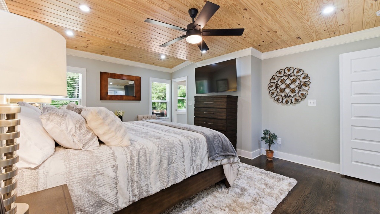 Photo of Bedroom in Dunwoody