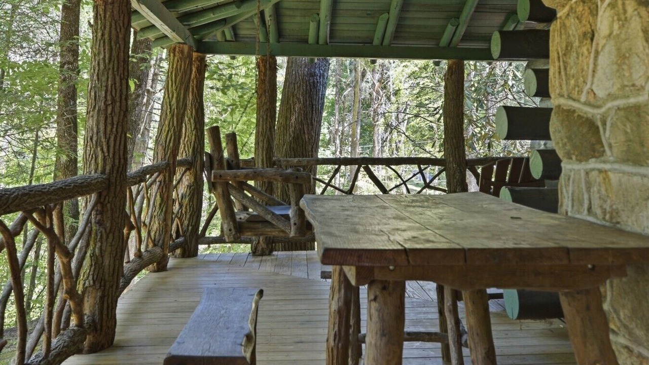 Photo of Outdoor in Rocky Bottom