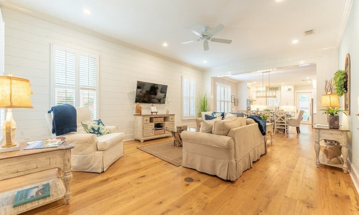 Photo of Livingroom in King City