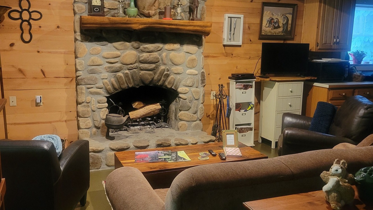 Photo of Livingroom in Hiawassee