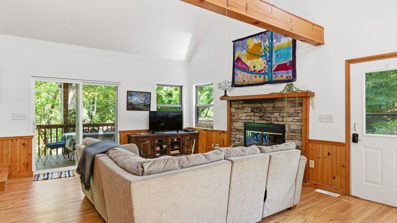 Photo of Livingroom in Hayesville