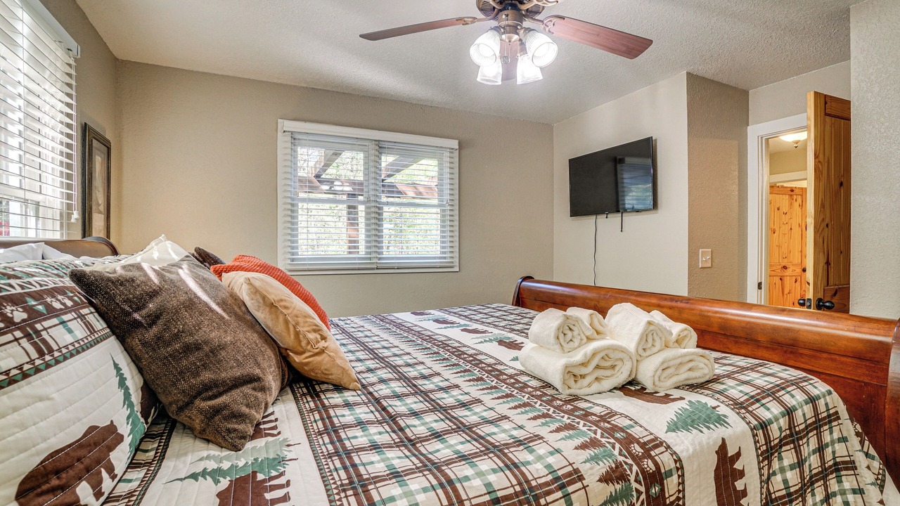 Photo of Bedroom in Helen