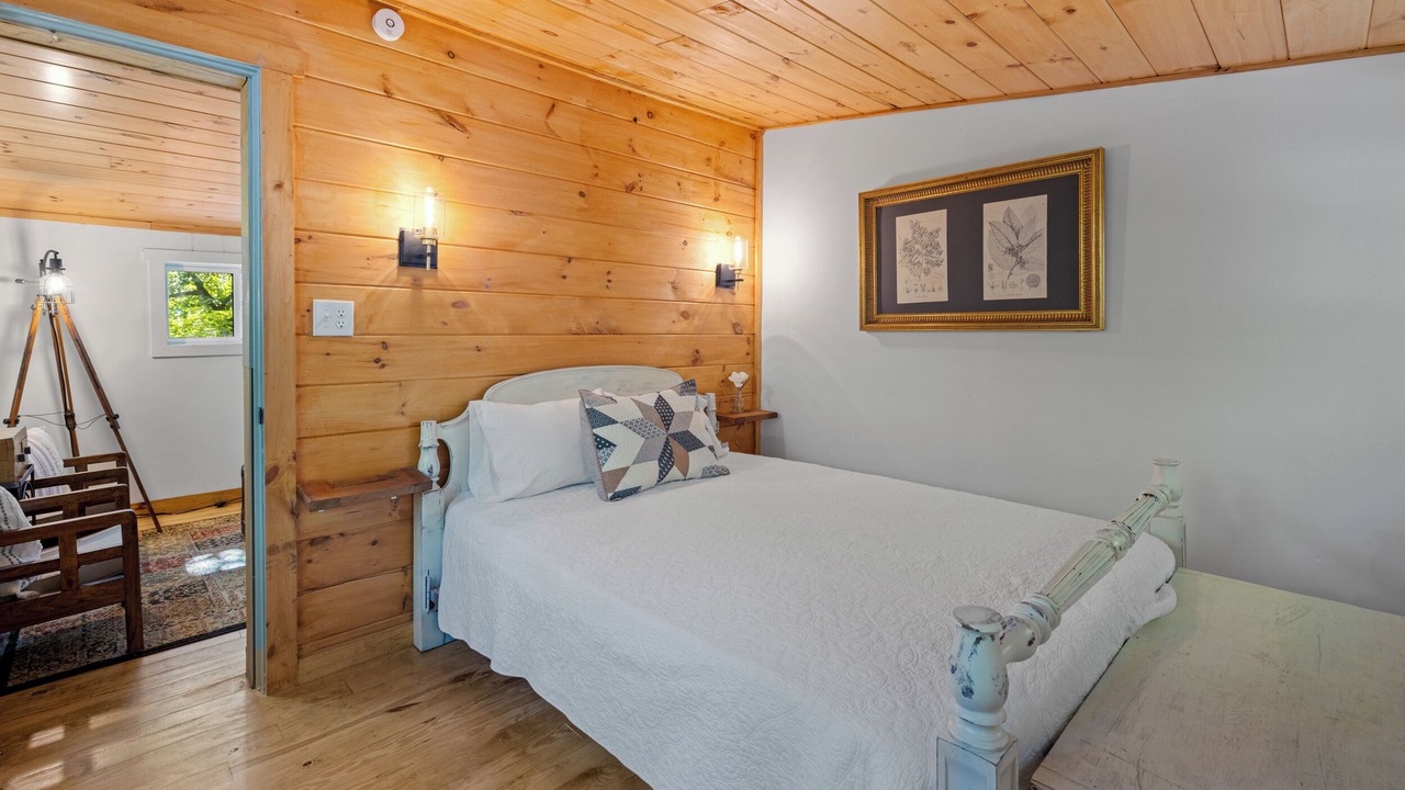 Photo of Bedroom in Mountain City